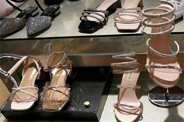 贝妮黛娜女鞋产品 门店图片