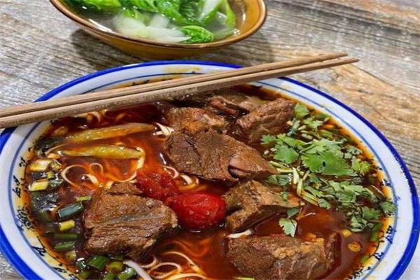 逢百味私房牛肉面