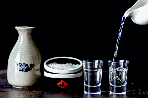 金伊利白酒