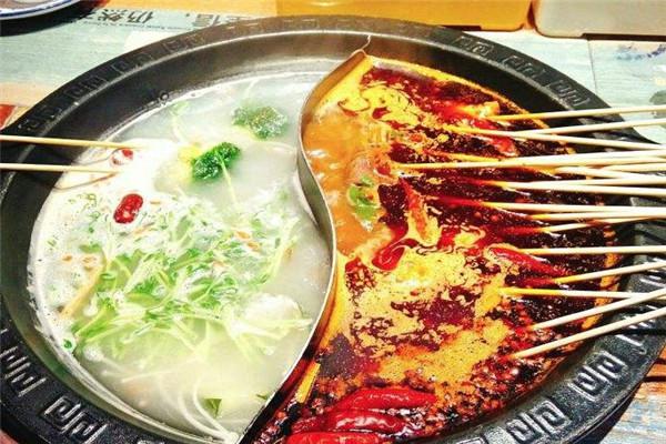 大嘴猫老成都串串火锅