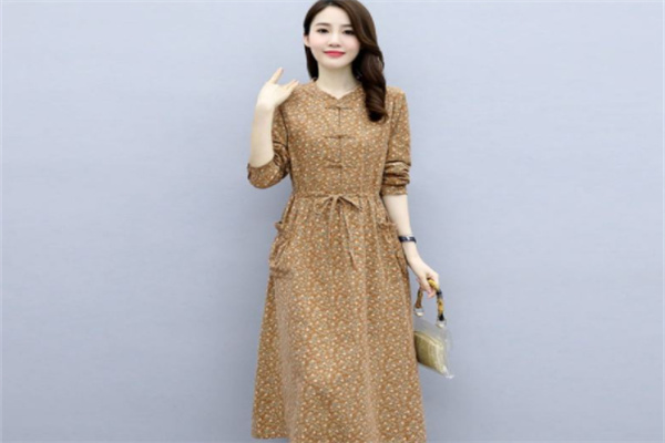 环球时装女装产品 门店图片