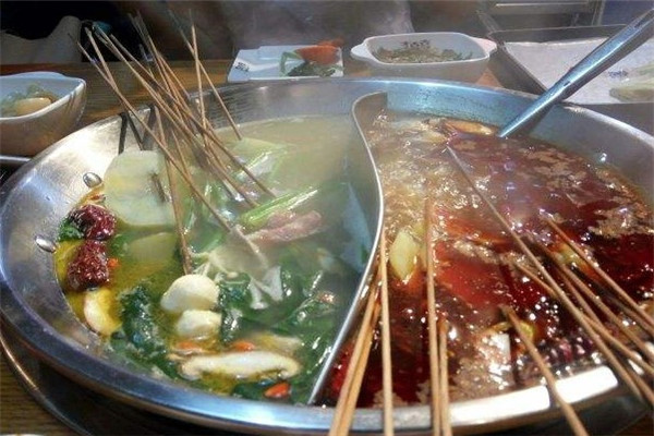 李嘉嘉串串香火锅