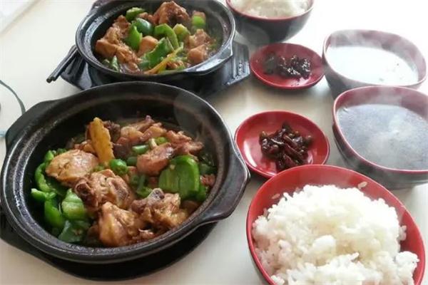 金汤嘉黄焖鸡米饭