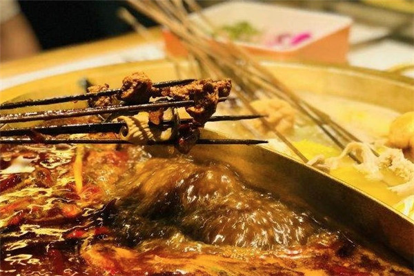 李嘉嘉串串香火锅