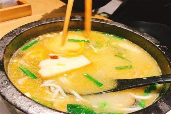 金汤玉线过桥米线