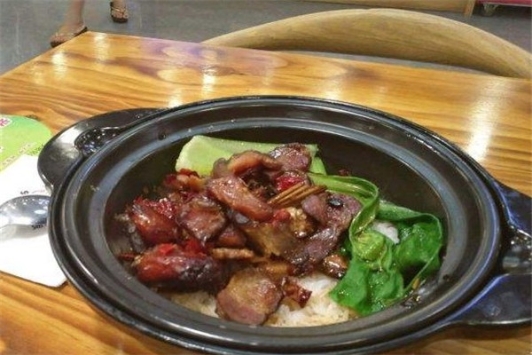 松桂坊腊味煲仔饭