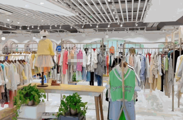 花田彩童装产品 门店图片