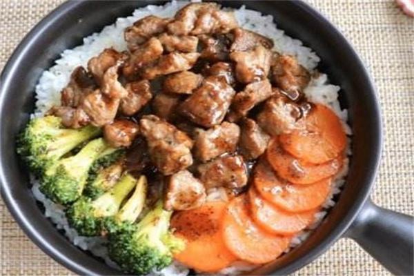 黑米牛肉饭产品 门店图片