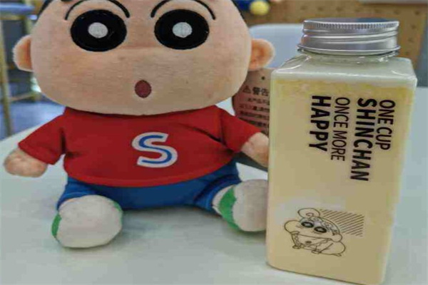 蜡笔小新の茶产品 门店图片