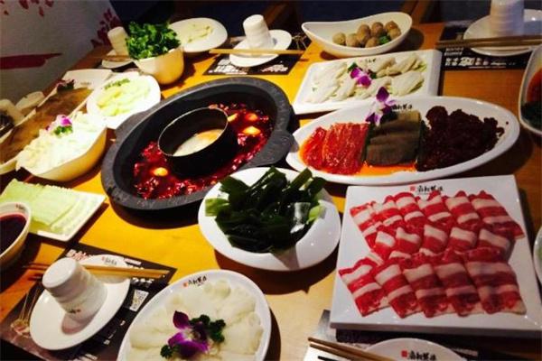【麻辣英雄老火锅加盟】