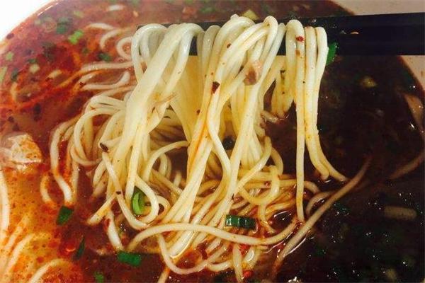 马路牙子拉面