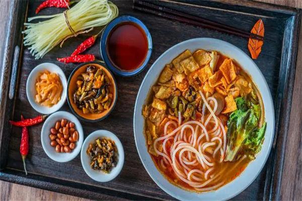 凤张螺蛳粉产品 门店图片