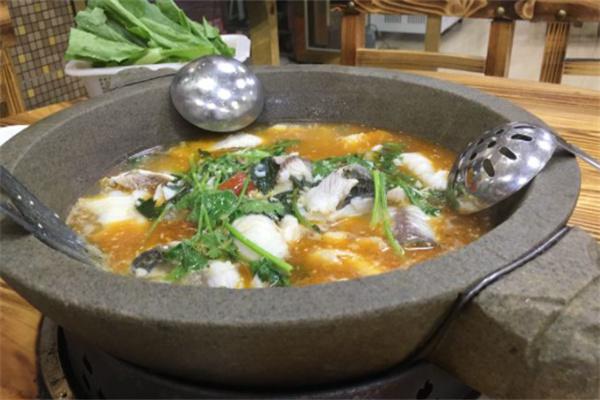 龙门寨石锅鱼产品 门店图片