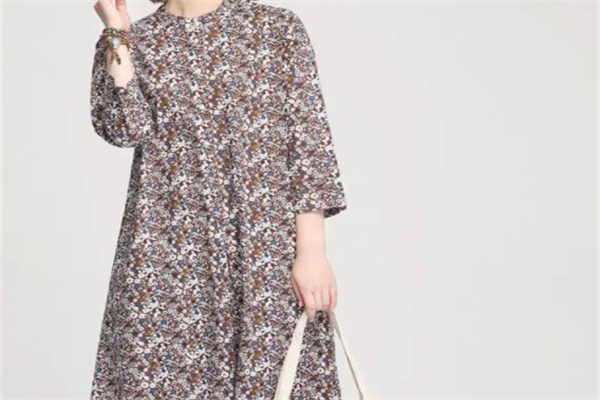 名典屋女装产品 门店图片