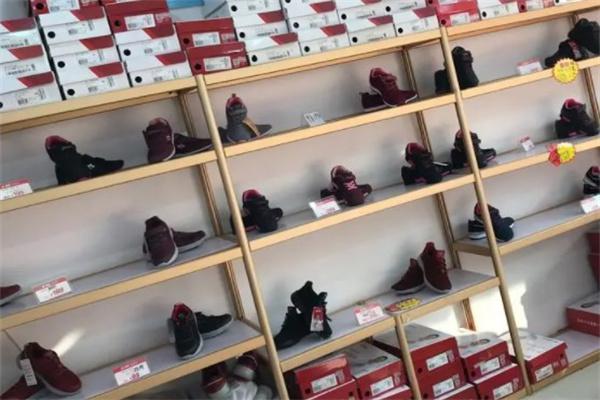 【铭品鞋店加盟】
