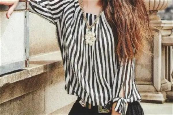魔扣女装产品 门店图片