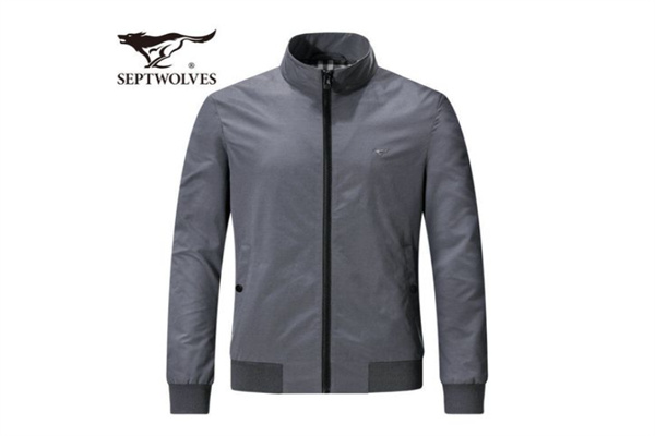 七匹狼衣服产品 门店图片