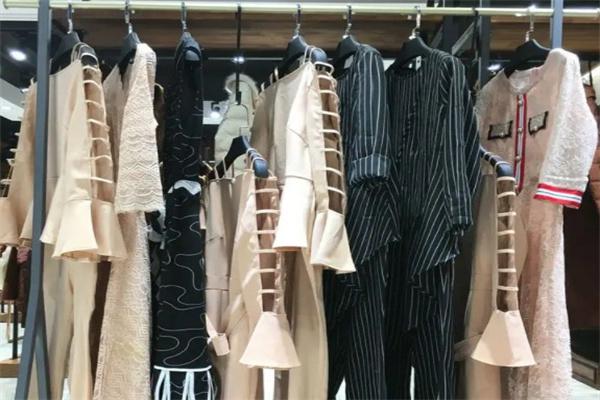 沫一女装店产品 门店图片