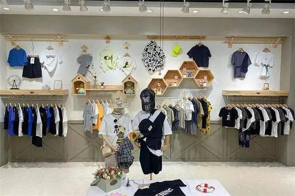三毛童装产品 门店图片