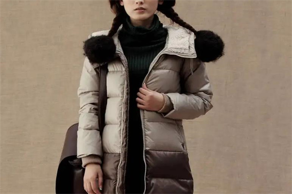 三由羽绒服产品 门店图片