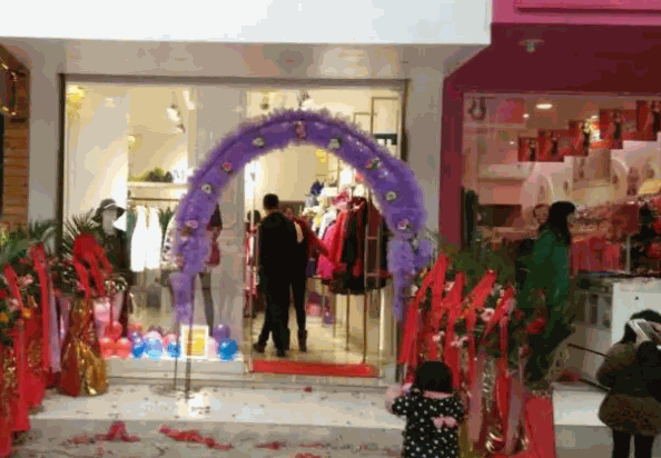 让爱女装产品 门店图片