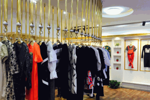 让爱女装产品 门店图片