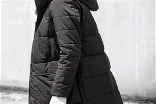 漠西摩女装产品 门店图片