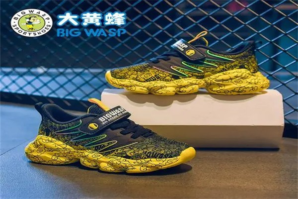 大黄蜂童鞋童装加盟