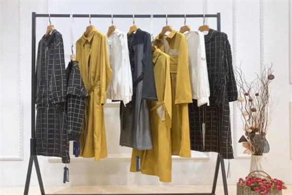 珊瑚女装产品 门店图片