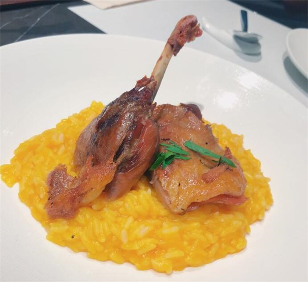 稻香鸭腿饭