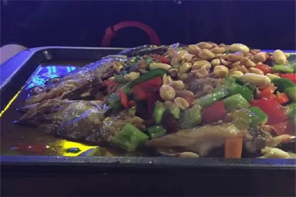 喵来了烤鱼餐厅