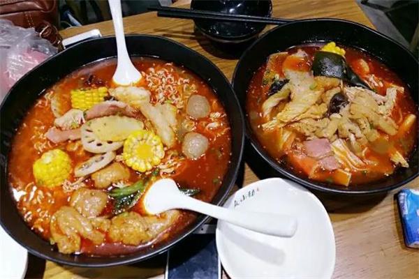 嗨辣熊麻辣烫