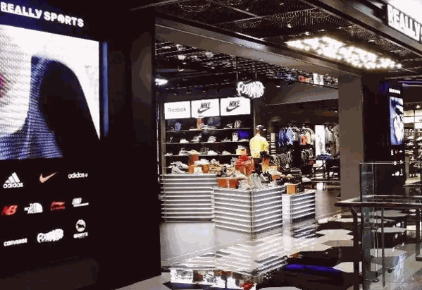 锐力体育产品 门店图片