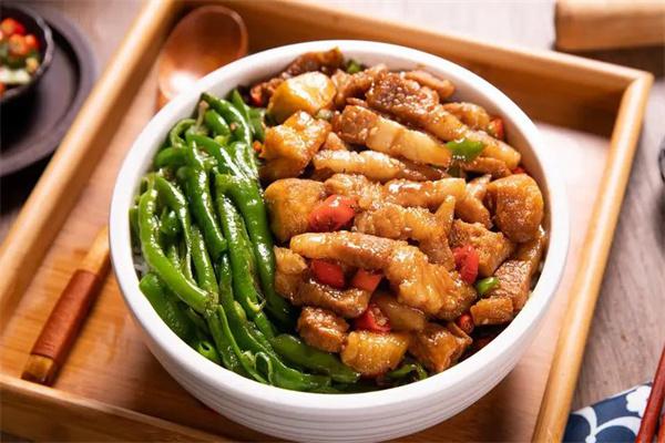 椒七小站擂椒拌饭