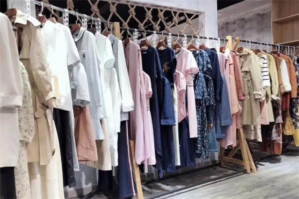 水涟思语女装产品 门店图片