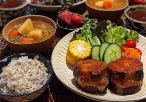 百盛客餐饮