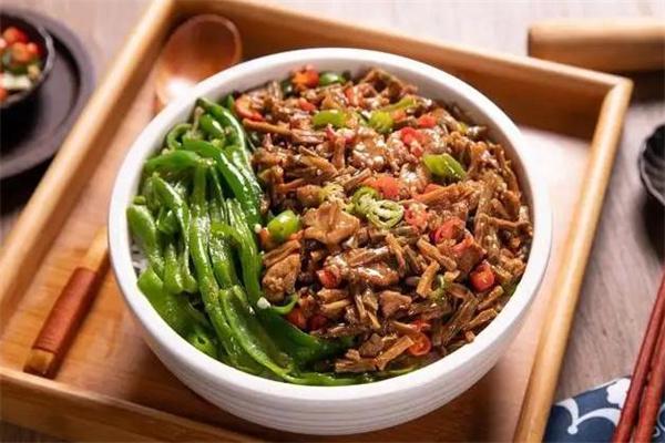 椒七小站擂椒拌饭