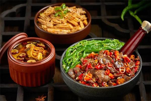 椒七小站擂椒拌饭