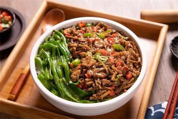椒七小站擂椒拌饭