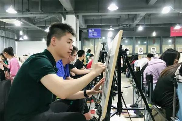 中艺桥美术