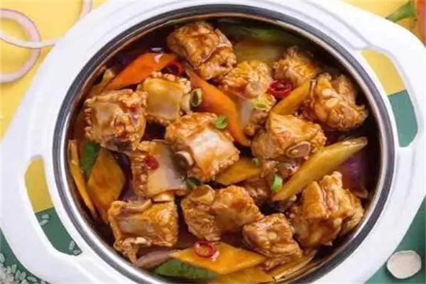 馋小喵三汁小焖锅产品 门店图片