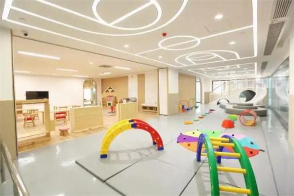红黄蓝产品 门店图片