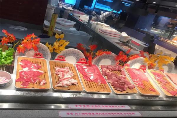 芝小官毛肚海鲜自助火锅