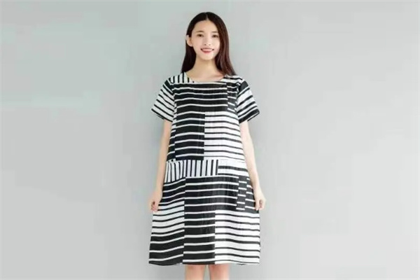 天赐服饰产品 门店图片