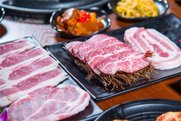 小猪羚蓓川式自助烤肉