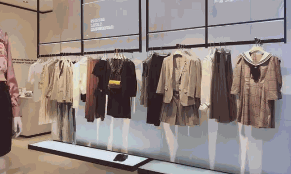 万科服饰女装产品 门店图片