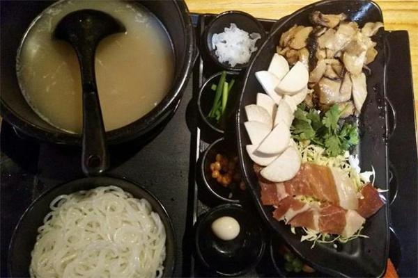 云味馆过桥米线