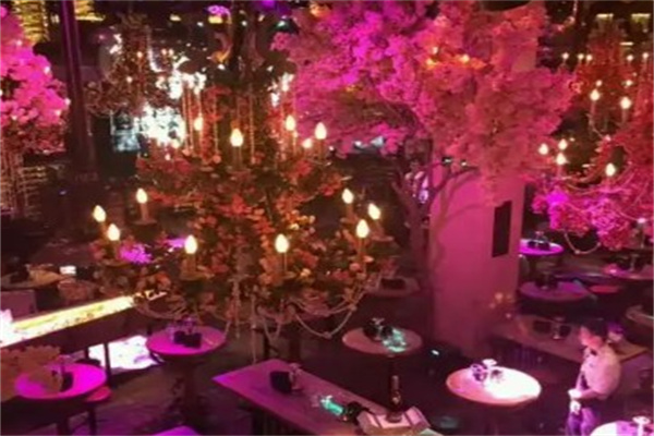 繁花酒吧