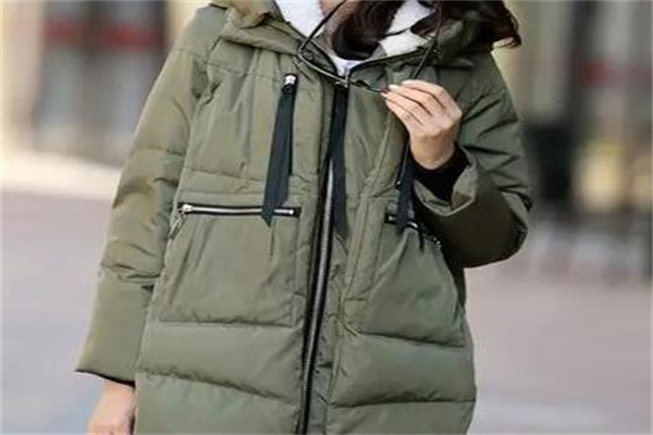 她一族女装产品 门店图片