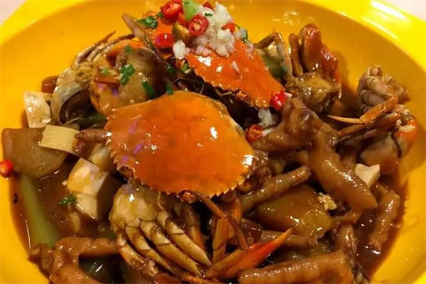 大嘴肉蟹煲